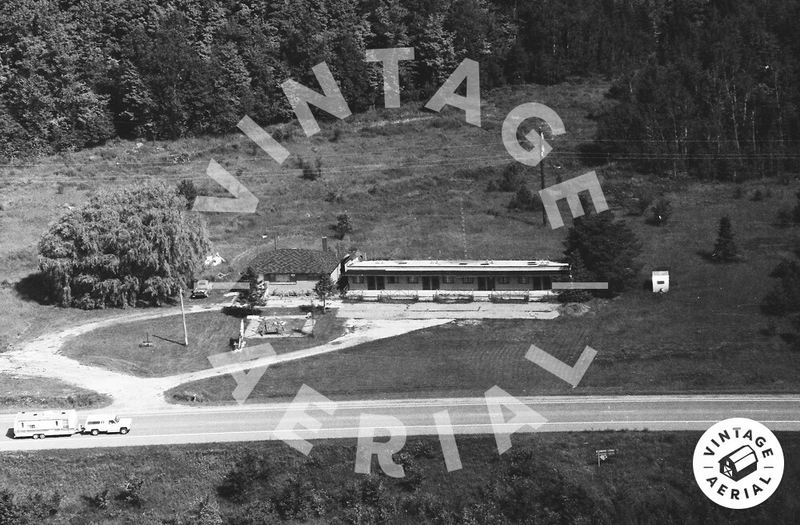 Undetermined Newberry Twin Lakes Motel - 1992 (newer photo)